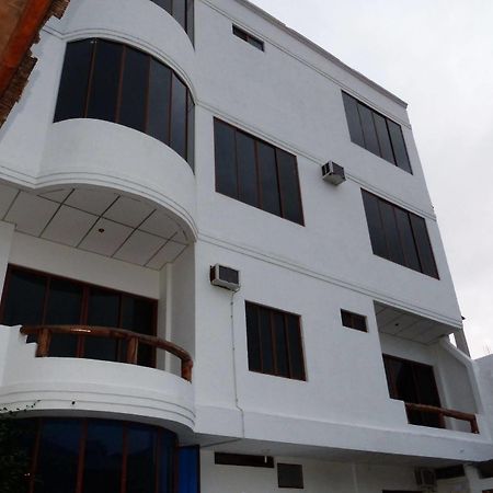 Galapagos Islands Hotel 푸에르토아요라 외부 사진
