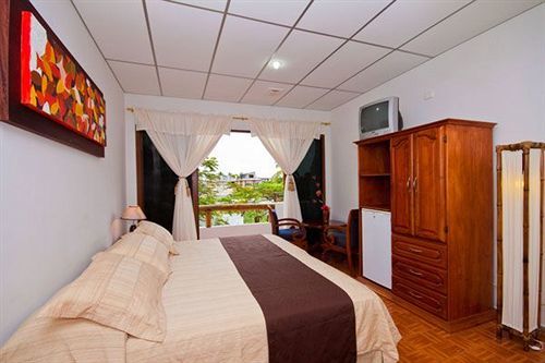 Galapagos Islands Hotel 푸에르토아요라 외부 사진