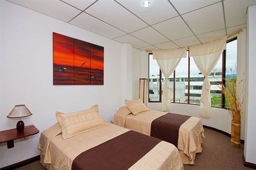 Galapagos Islands Hotel 푸에르토아요라 외부 사진