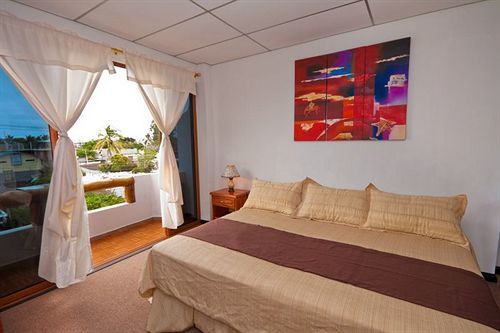 Galapagos Islands Hotel 푸에르토아요라 외부 사진