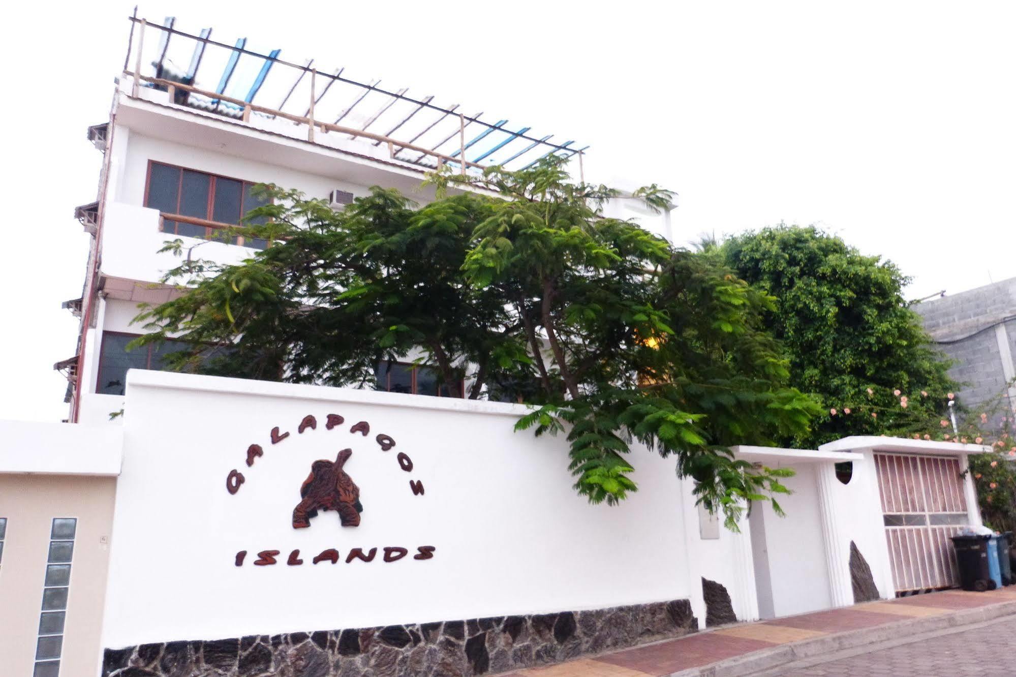 Galapagos Islands Hotel 푸에르토아요라 외부 사진