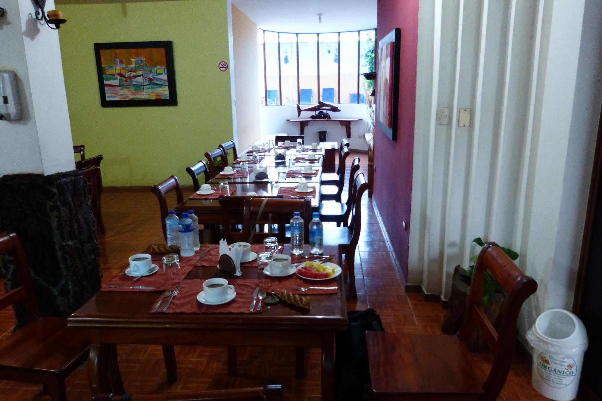Galapagos Islands Hotel 푸에르토아요라 외부 사진